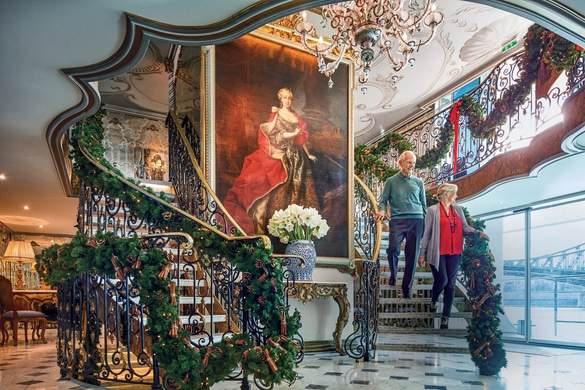 Uniworld SS Maria Theresa - Lobby.jpg